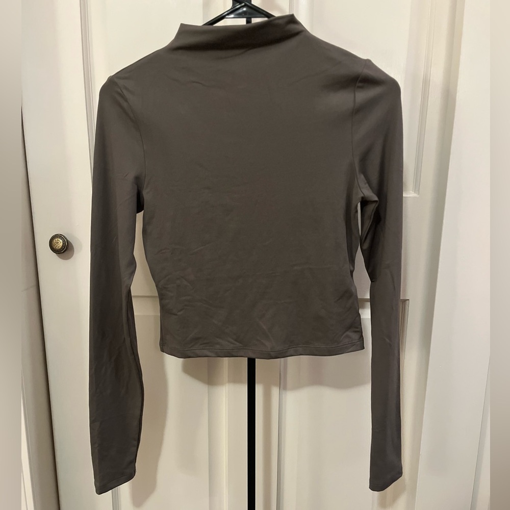H&M long sleeve crop top